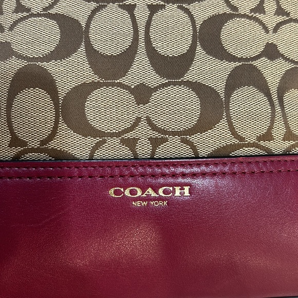 Coach adjustable strap bucket bag EUC! - Picture 7 of 17